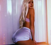 BlondeBabyXOXO avatar