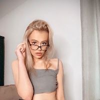 Courtney Luxe avatar