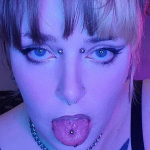 SicklySuccubus avatar