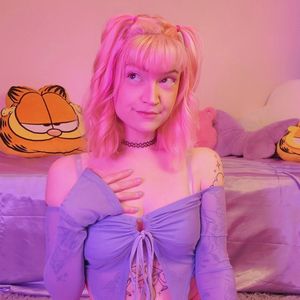 squeezypeach avatar