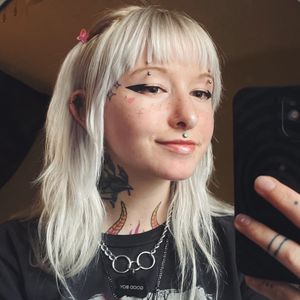 sadlittlesun avatar