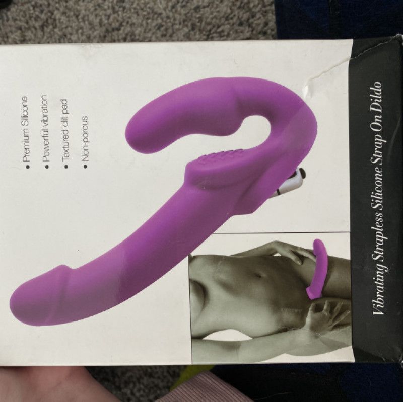 Vibrating Strapless Dildo