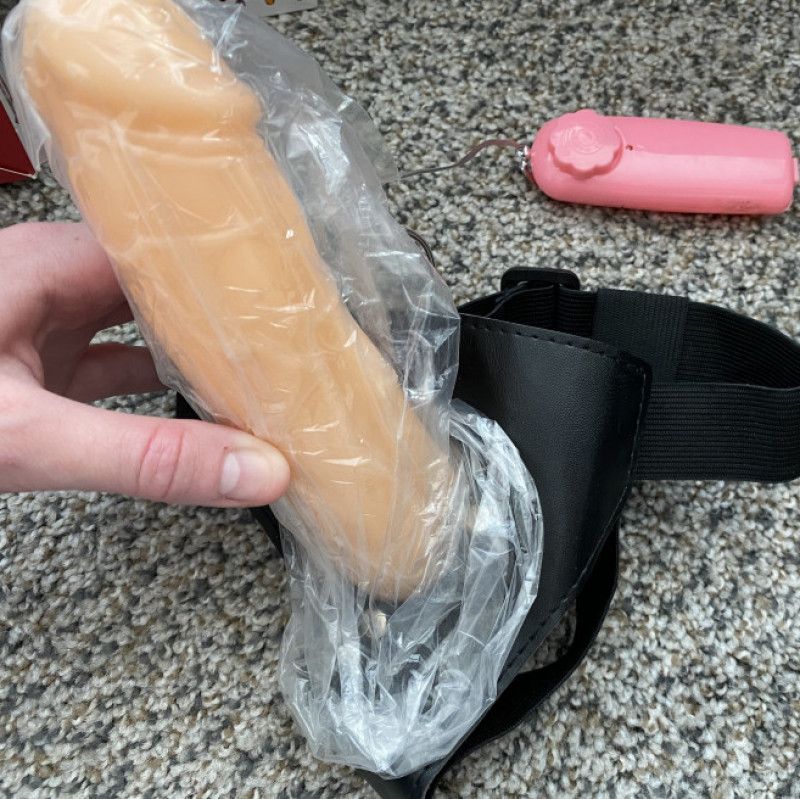 Vibrating Strapon Dildo