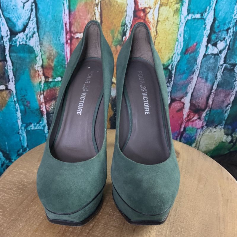 Green platform heels