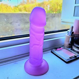 WELL USED DILDO