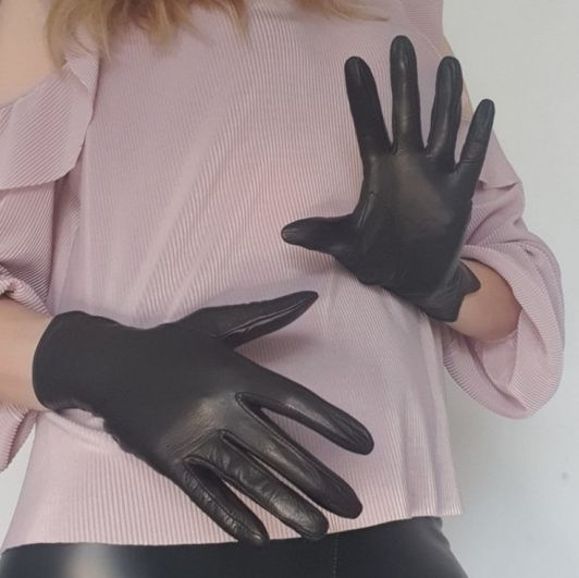 Used my tight leather gloves