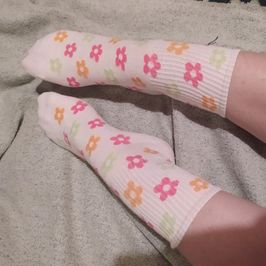 Socks with daisies