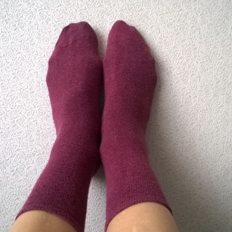 Claret socks with foot size