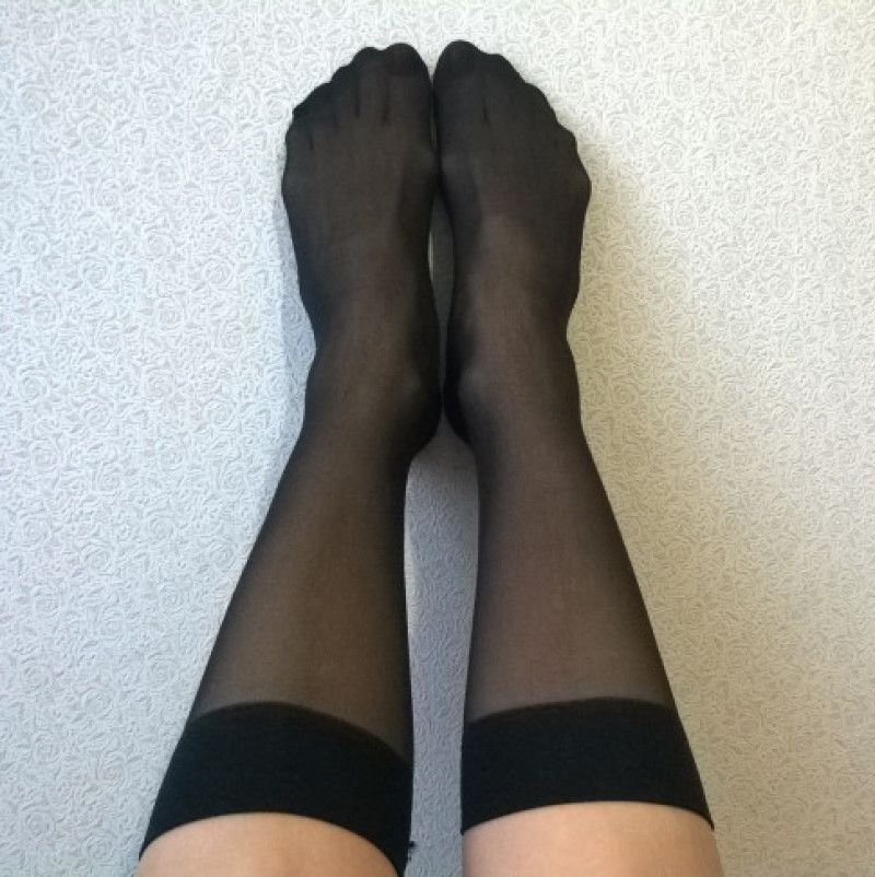 Black nylon silky elastic kneehighs