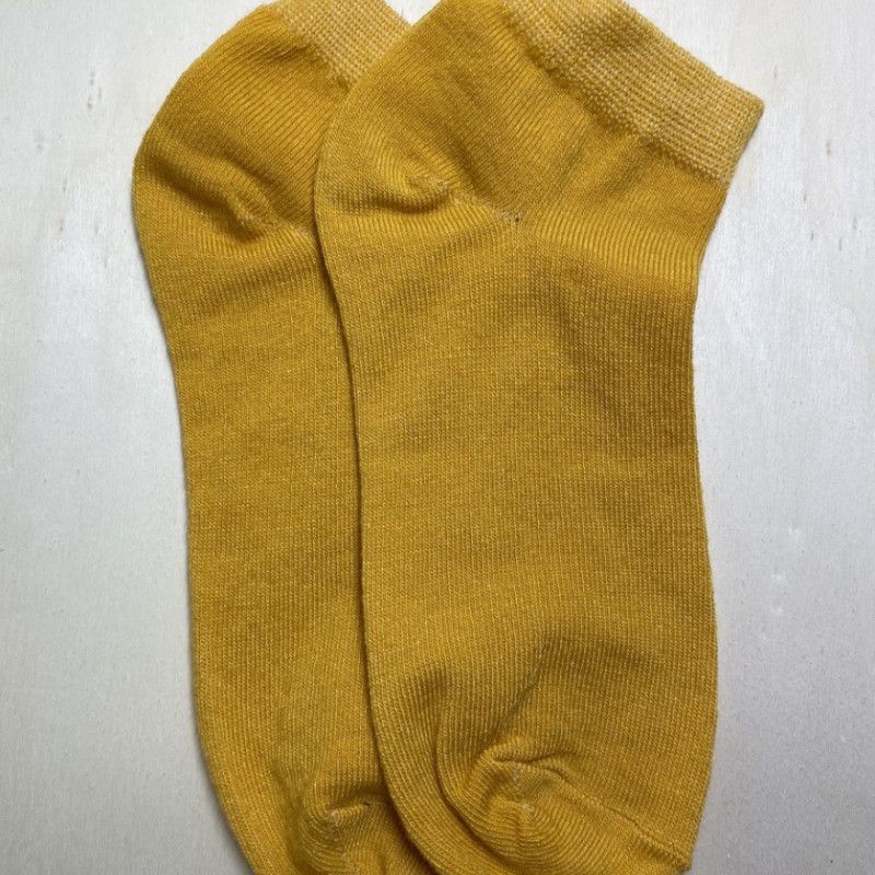 socks yellow