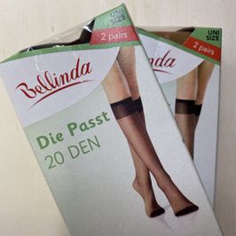 Set of four knee socks beige and black