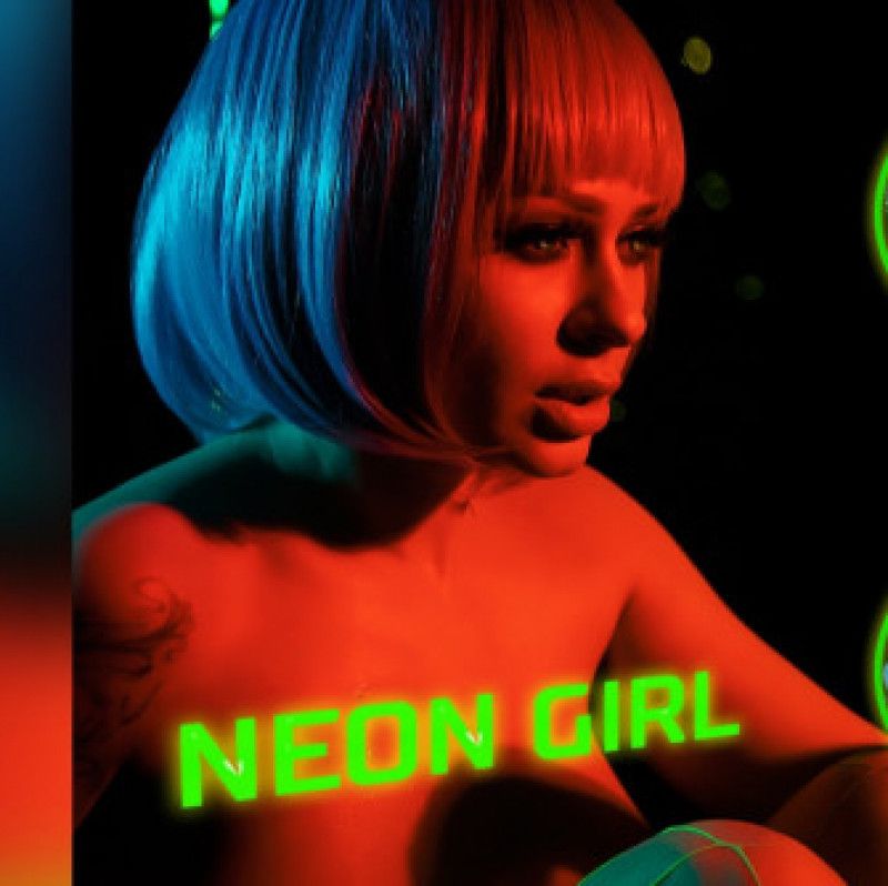 Neon Girl HQ photoset