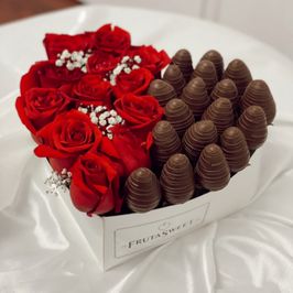 Gift me beatiful flowers with chocolates