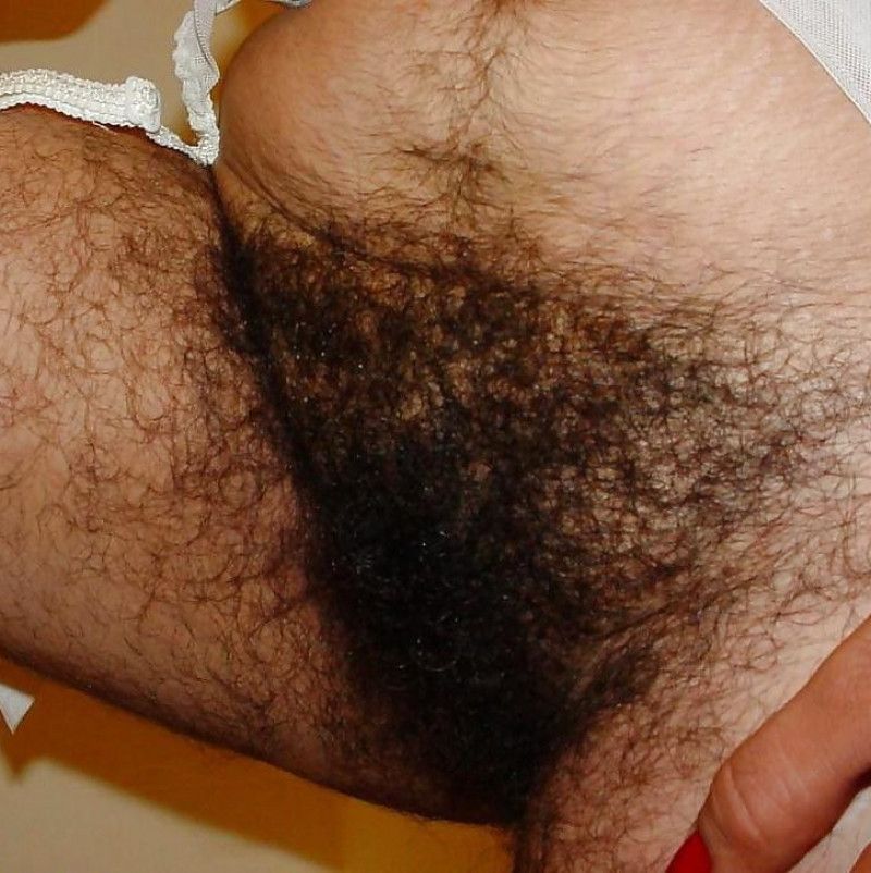 Sixteen amateur videos of Hairy Chica Vella in vert format