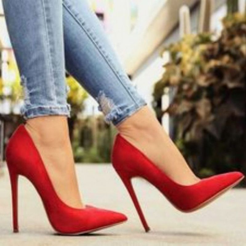 HEELS FOR ME