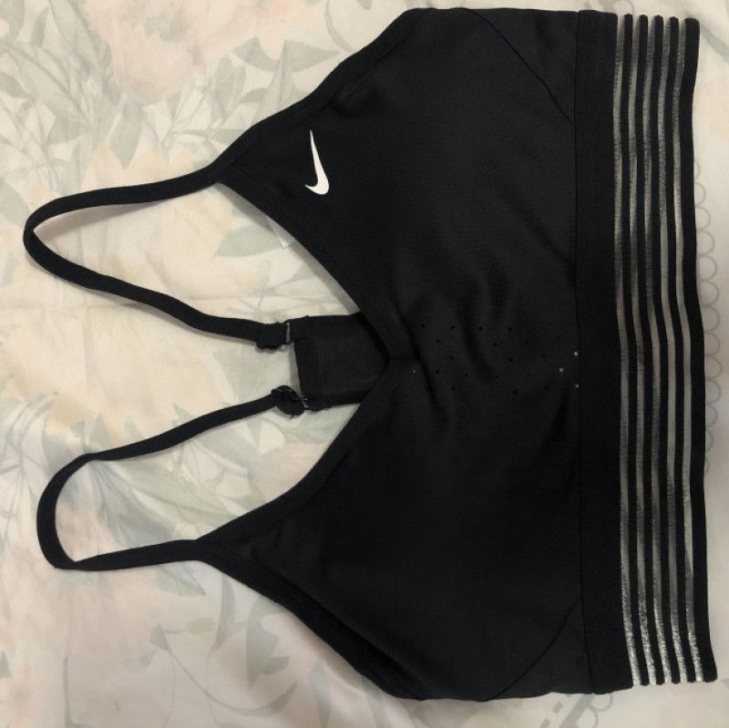 Sexy sweaty black sports bra !