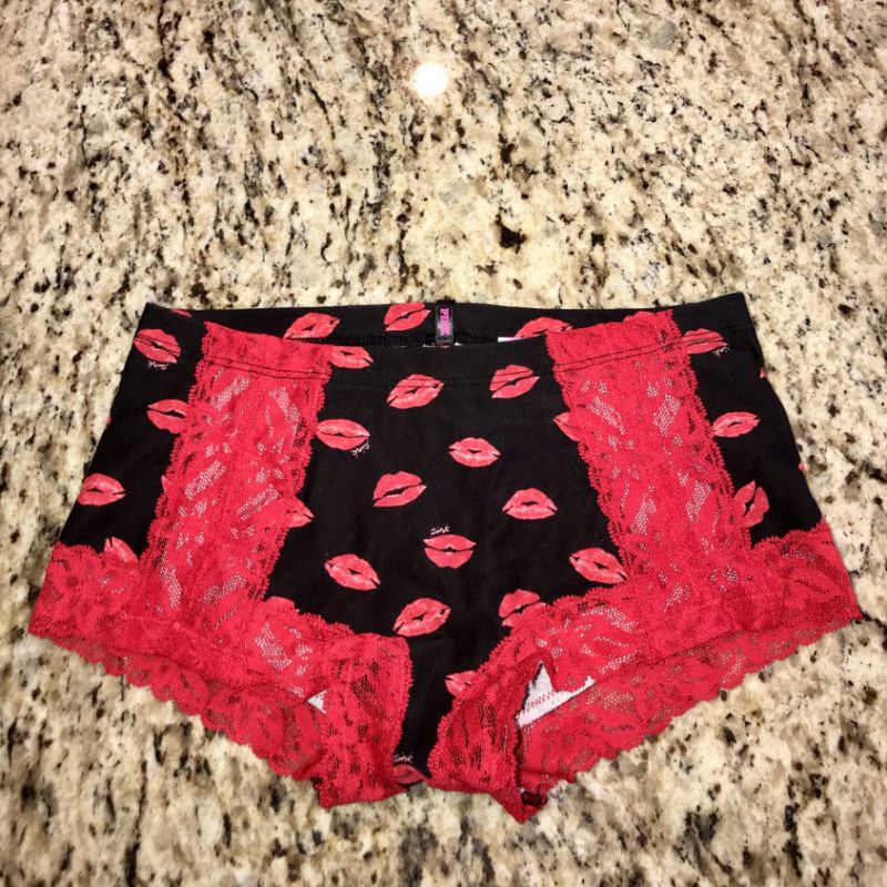 High waist KISS red lace booty panty