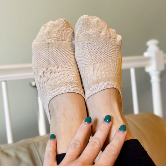 STINKY Beige Womens Workout Socks