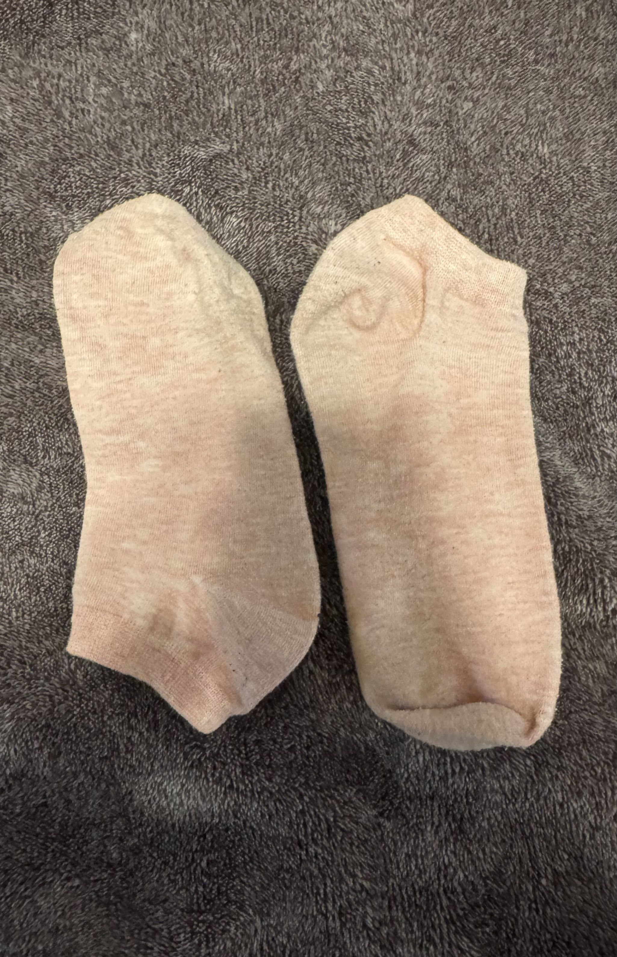 USED SOCKS with sexy stinky feet