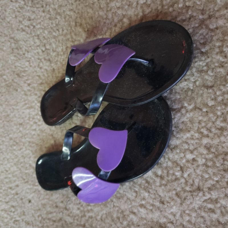 Shiny black purple heart sandals