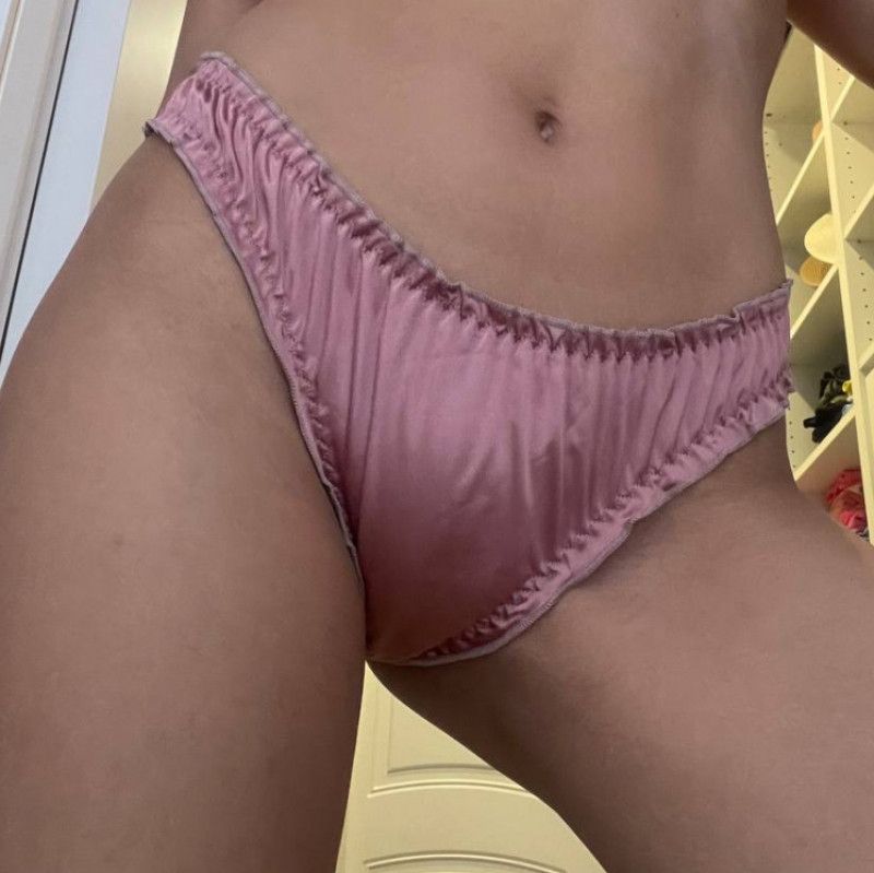 Silk thongs burgundy