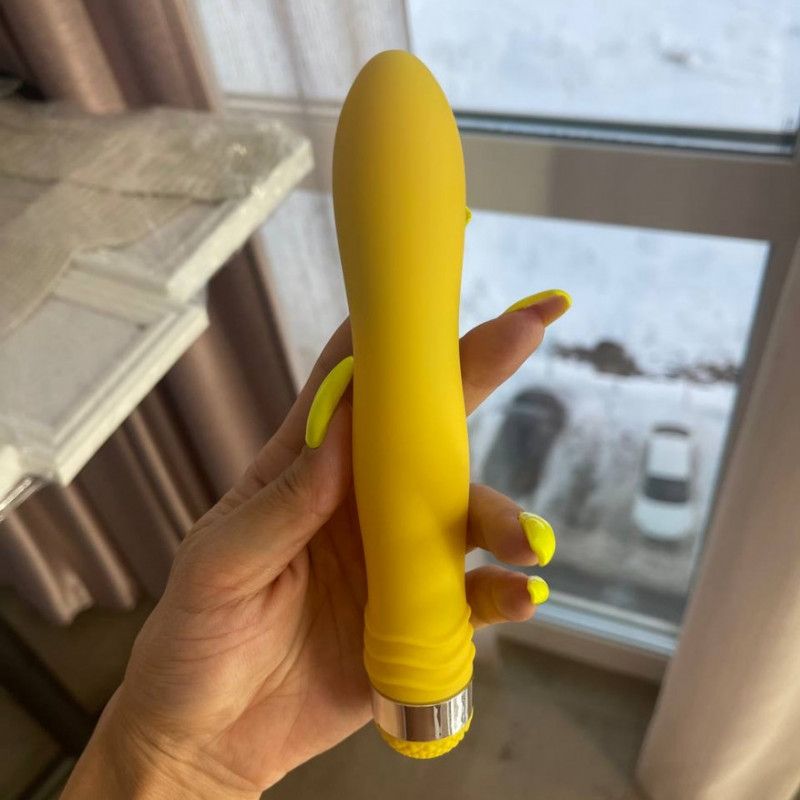 Vibrating dildo Yellow