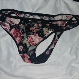 Flower print thongs