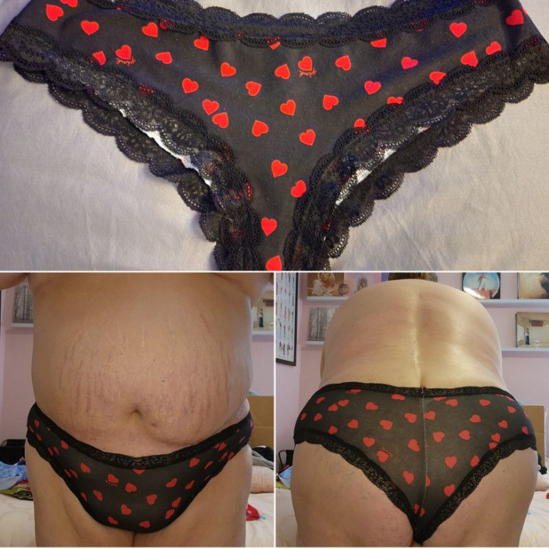 VS Black w Red Hearts Cheeky Panty