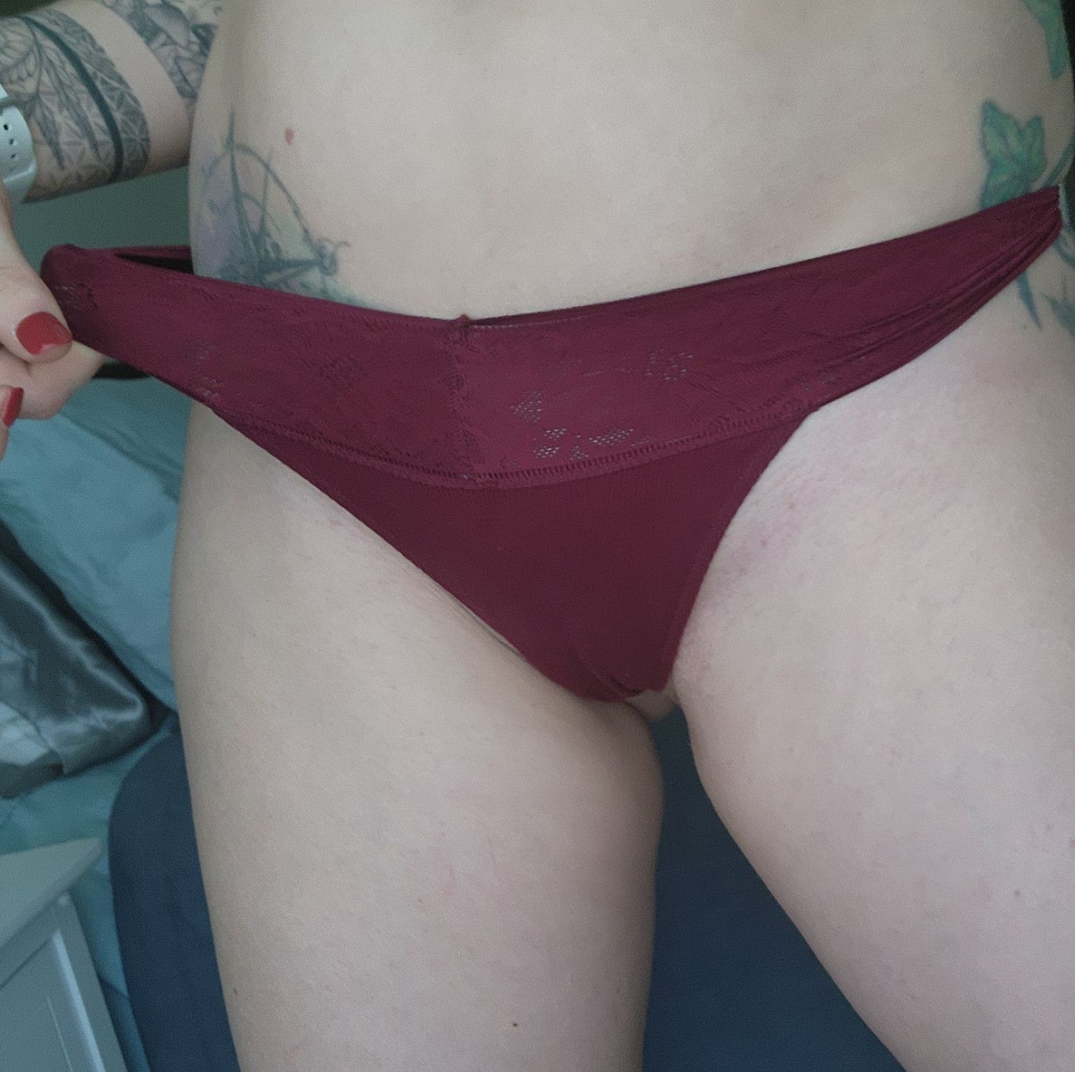 Wine red thong