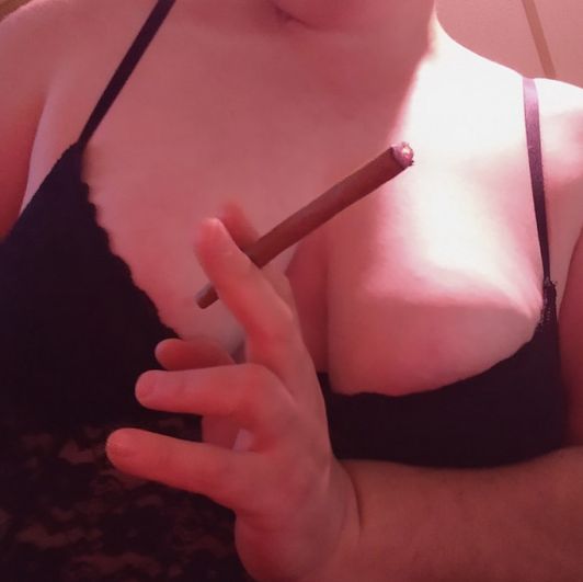 Live 420 Smoke Sesh with Me!