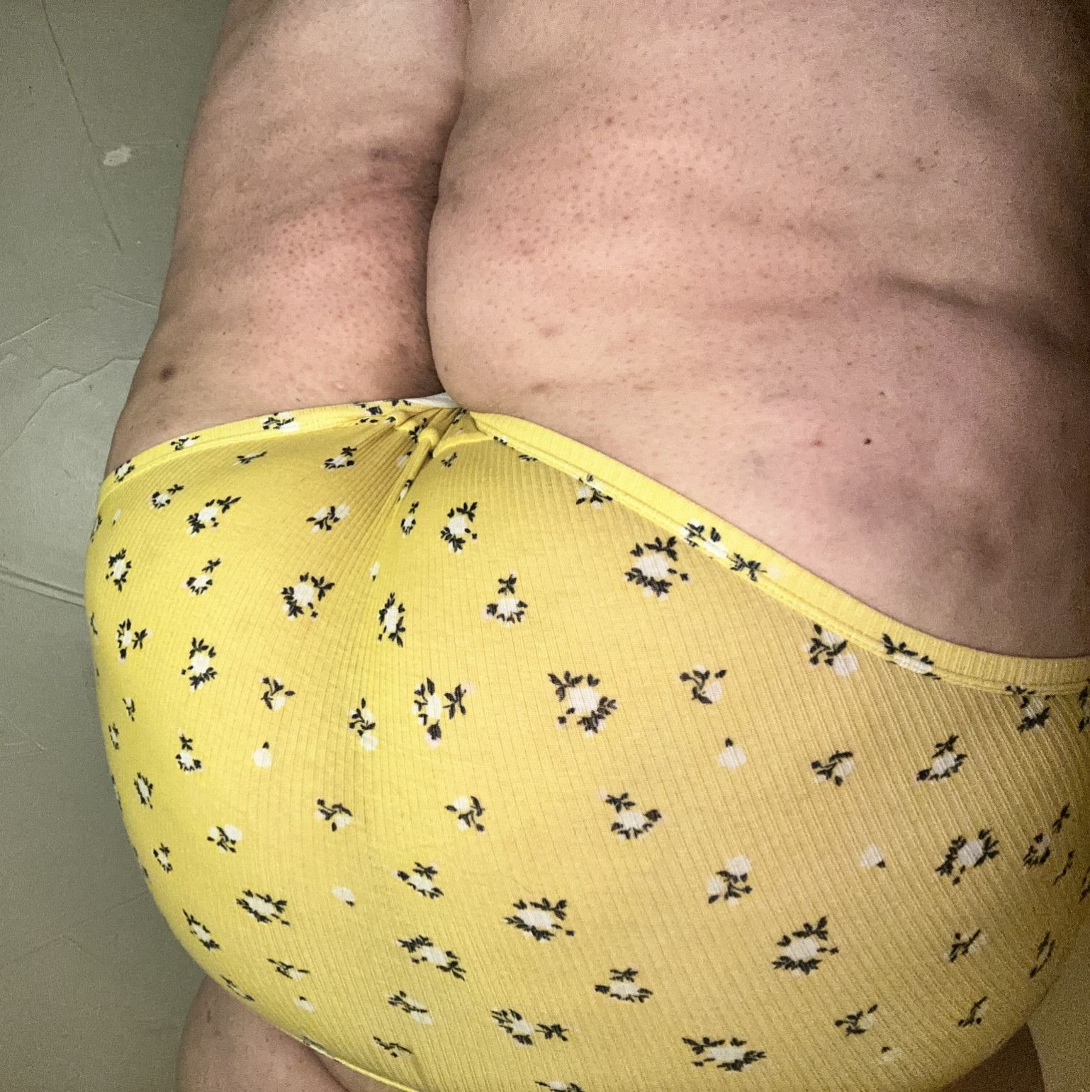 Yellow panties