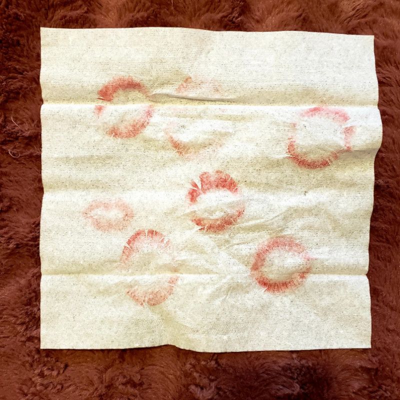 Lipstick tissues