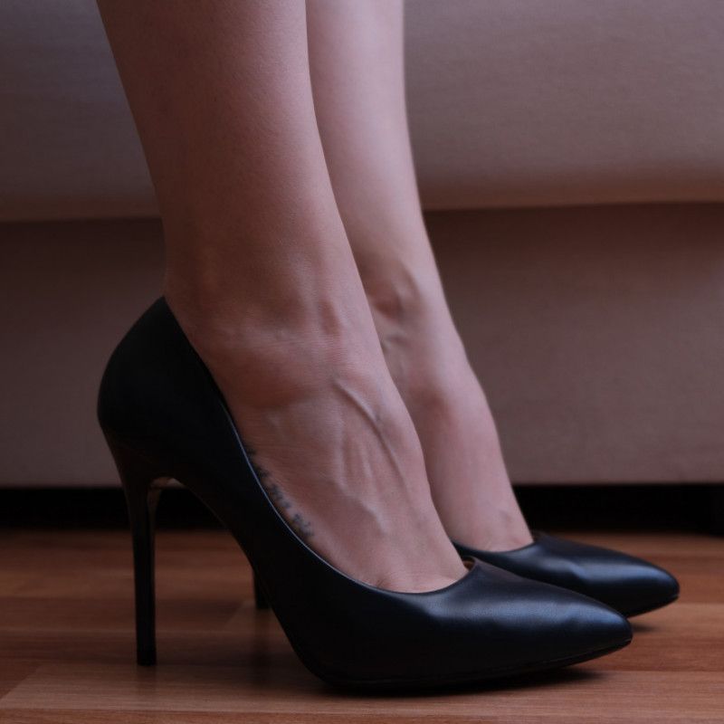 WORN CLASSIC HEELS