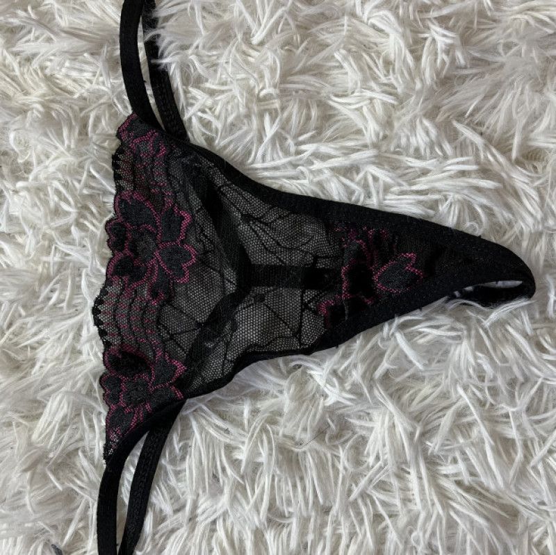 Black and pink Gstring