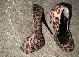 Leopard heels