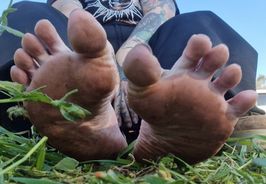 Walking Barefoot In Grass Vid Bundle