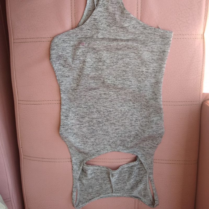 gray doby with back neckline