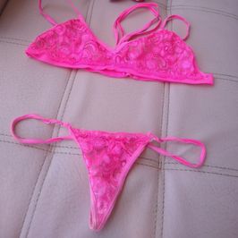 fuchsia lace lingerie with bitch collar