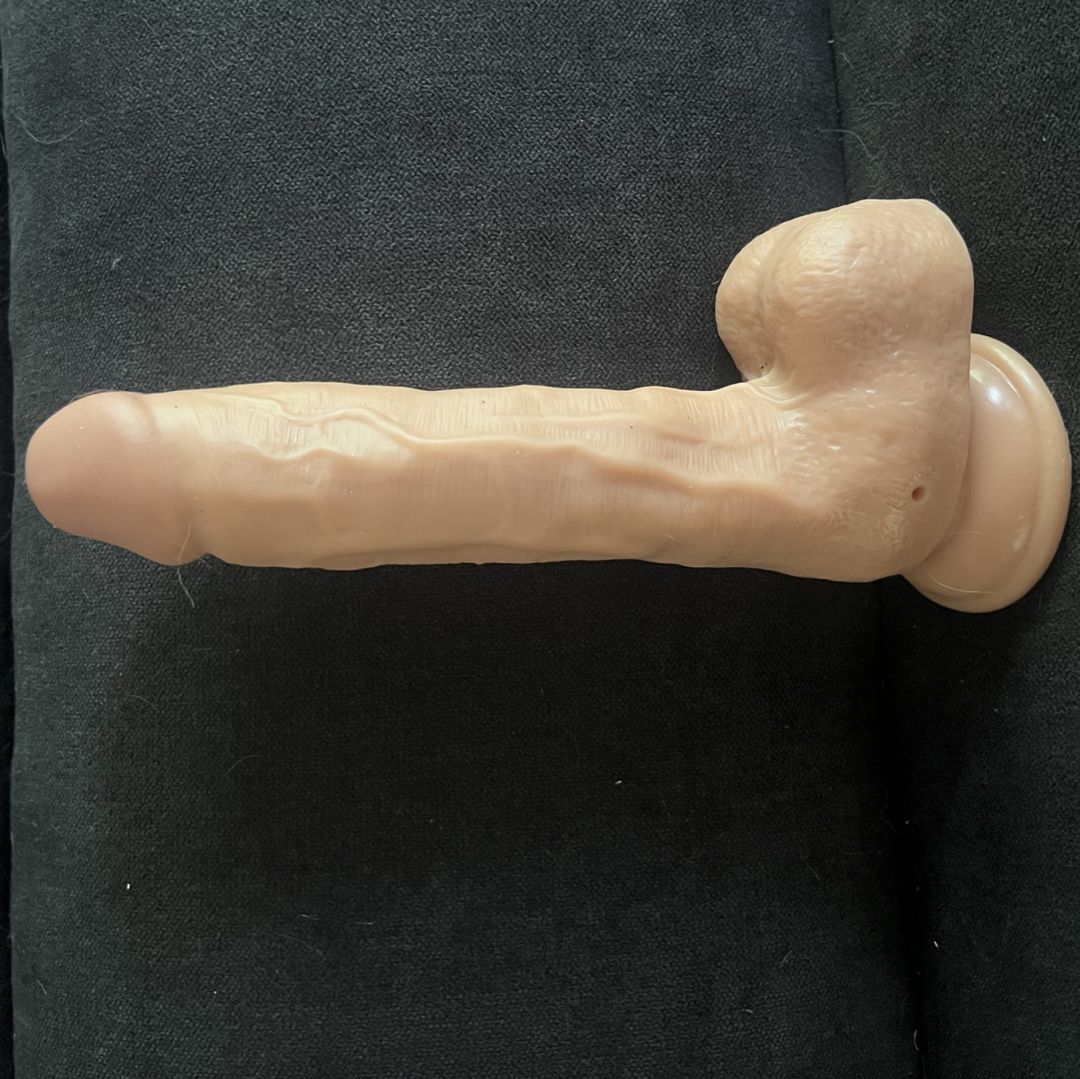 Very well used Suction cup 8 Dildo
