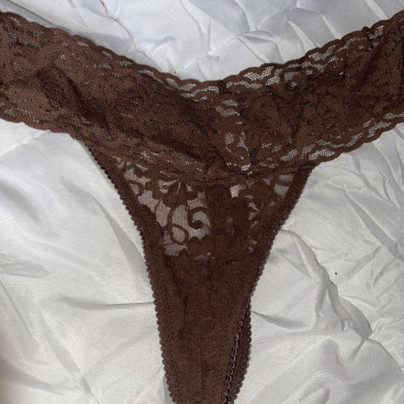 BROWN LACE THONG