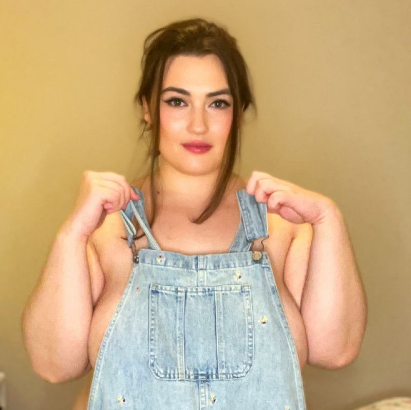 Trying on clothes that do not fit me: Overalls