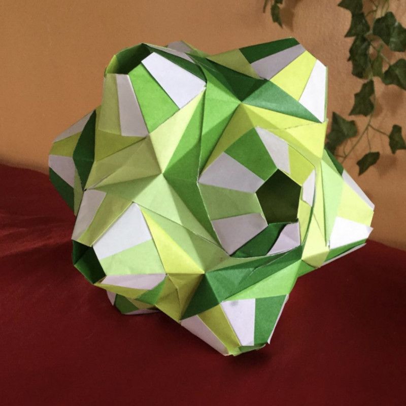 Chameleon Eye Modular Origami