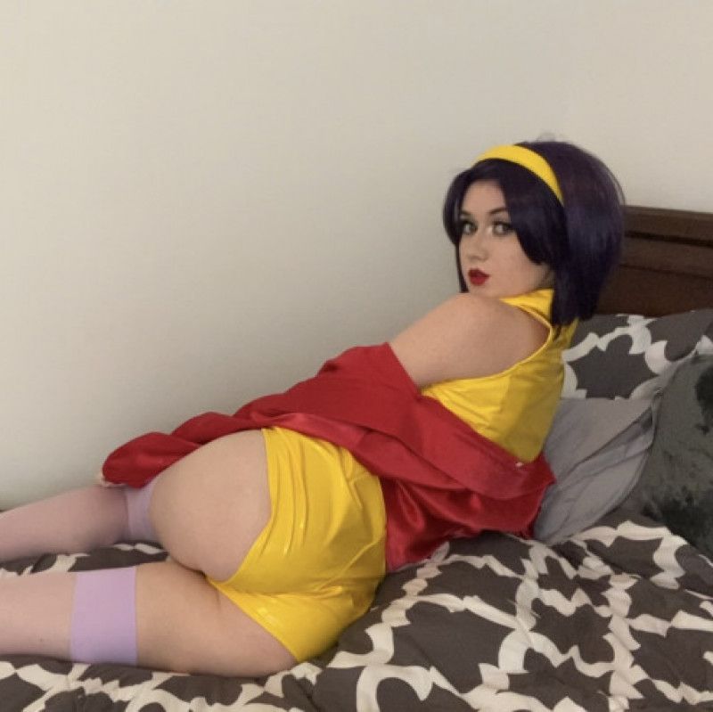 Faye Valentine Cosplay photos