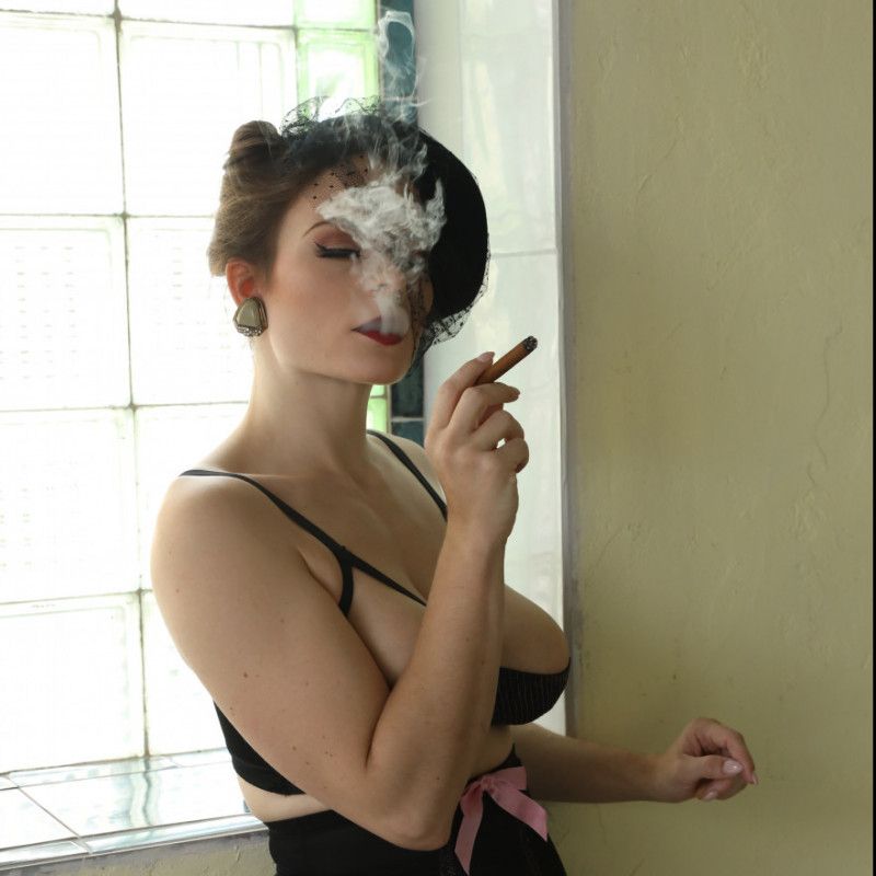 Photo Set: Art of smoking