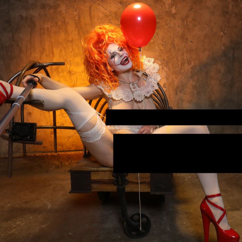 Photo Set: Lewd Pennywise