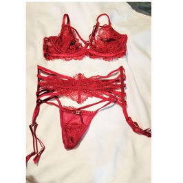 10Lacy Red 3 pc Bra  Garter Set