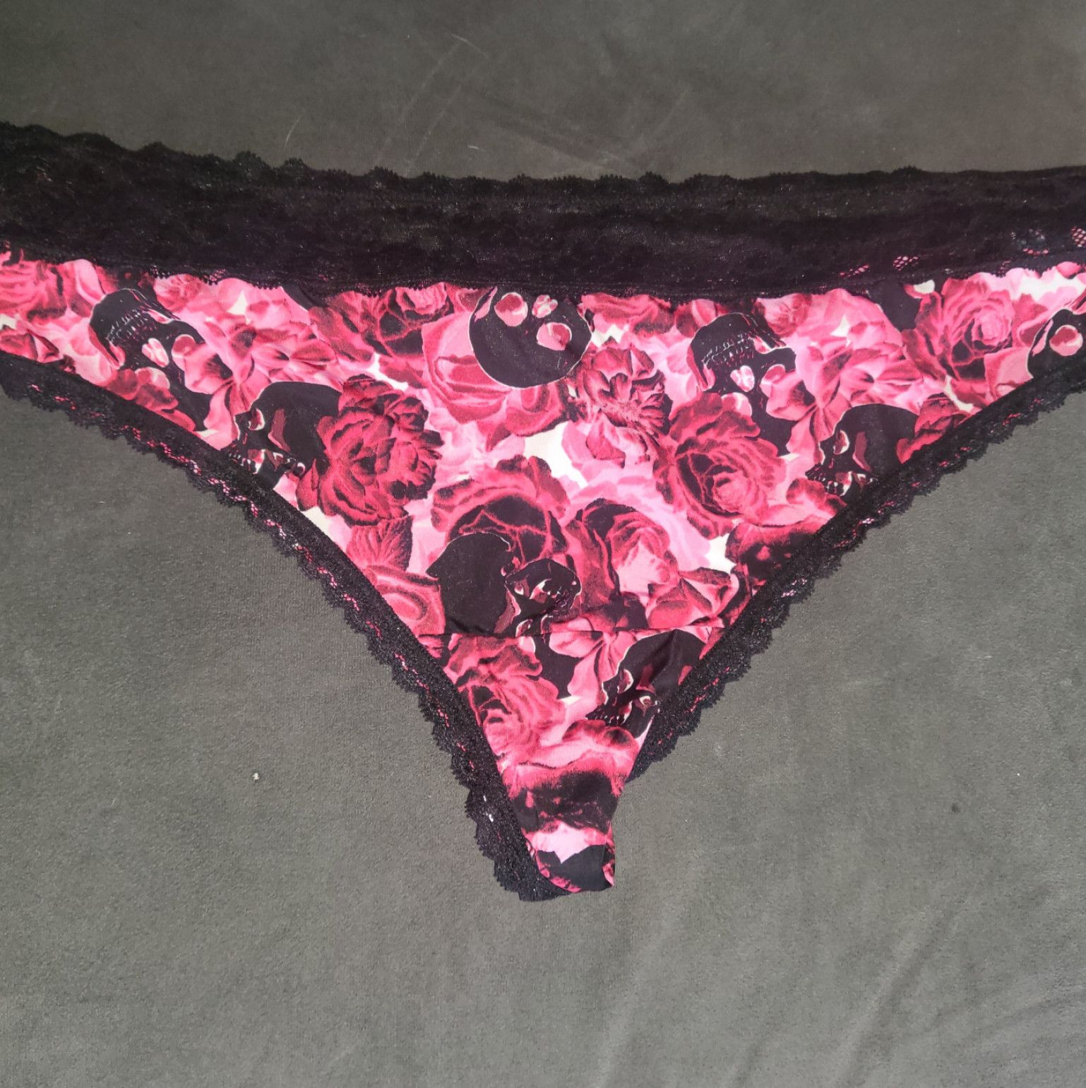 Pink skull roses polyester thong