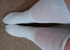 Budget white mens crew socks