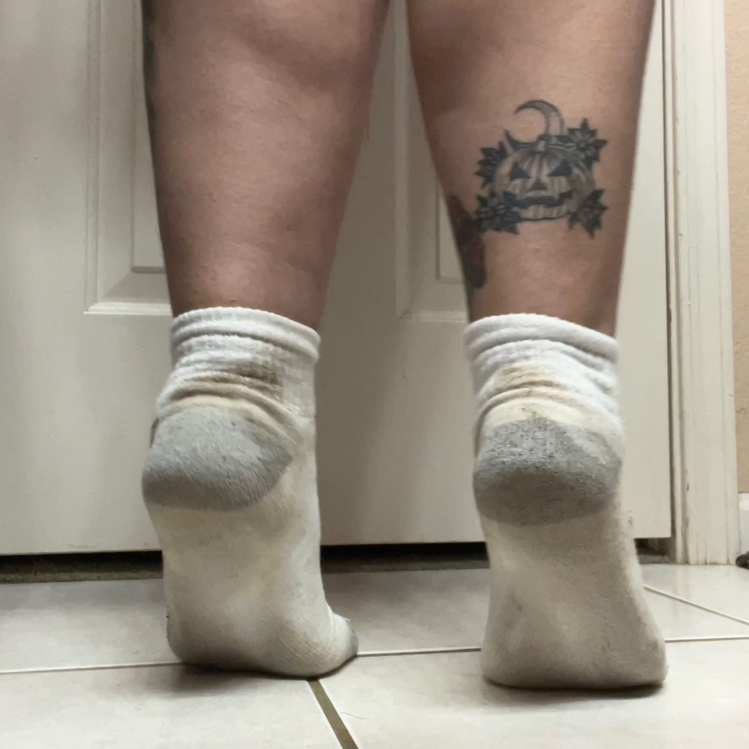 White Hanes ankle sockz