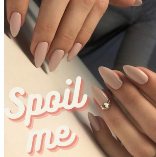 Spoil Me: Pay for my Nails